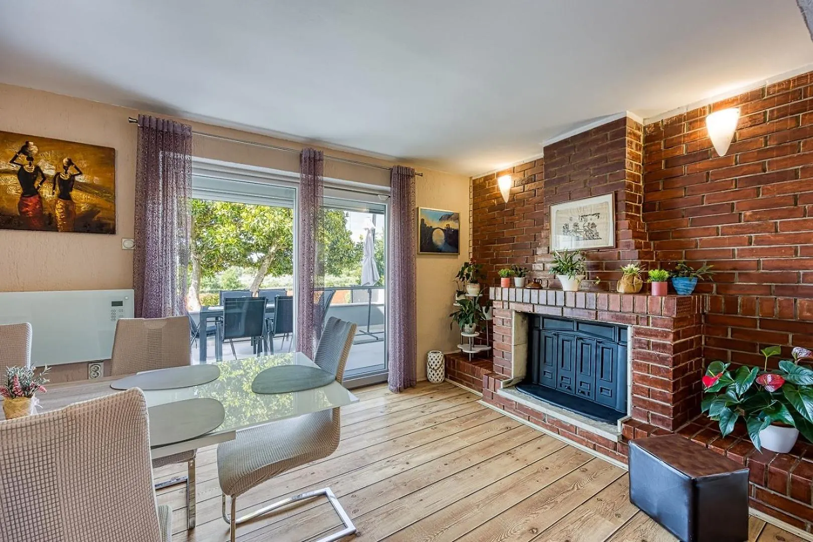 Four-Bedroom Apartment Magnolija ポレッチ